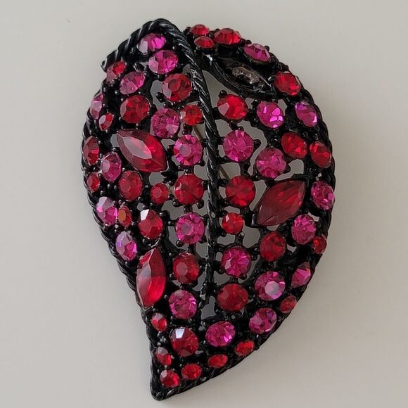 Brooch Black Setting Red & Pink Crystal Brooch Pin Pendant #0391 - Picture 3 of 8